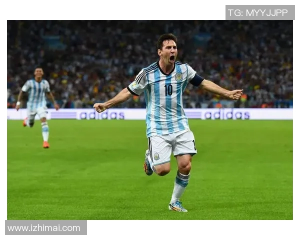 聚焦世界足球巨星的巅峰时刻与传奇人生 揭秘他们如何书写绿茵传奇